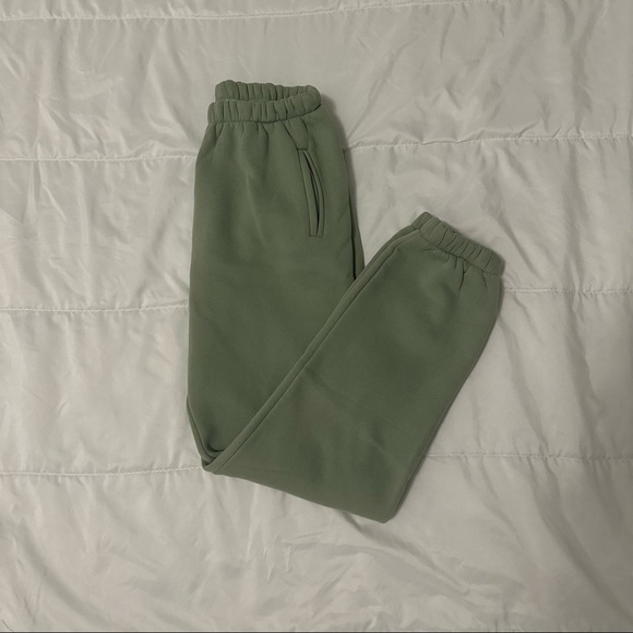 Sage Green Lounge Set - Picture 8 of 8